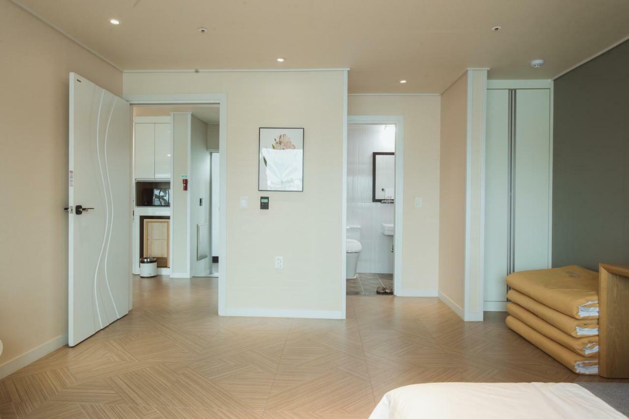 Lium Spa Hostel Yeosu Esterno foto
