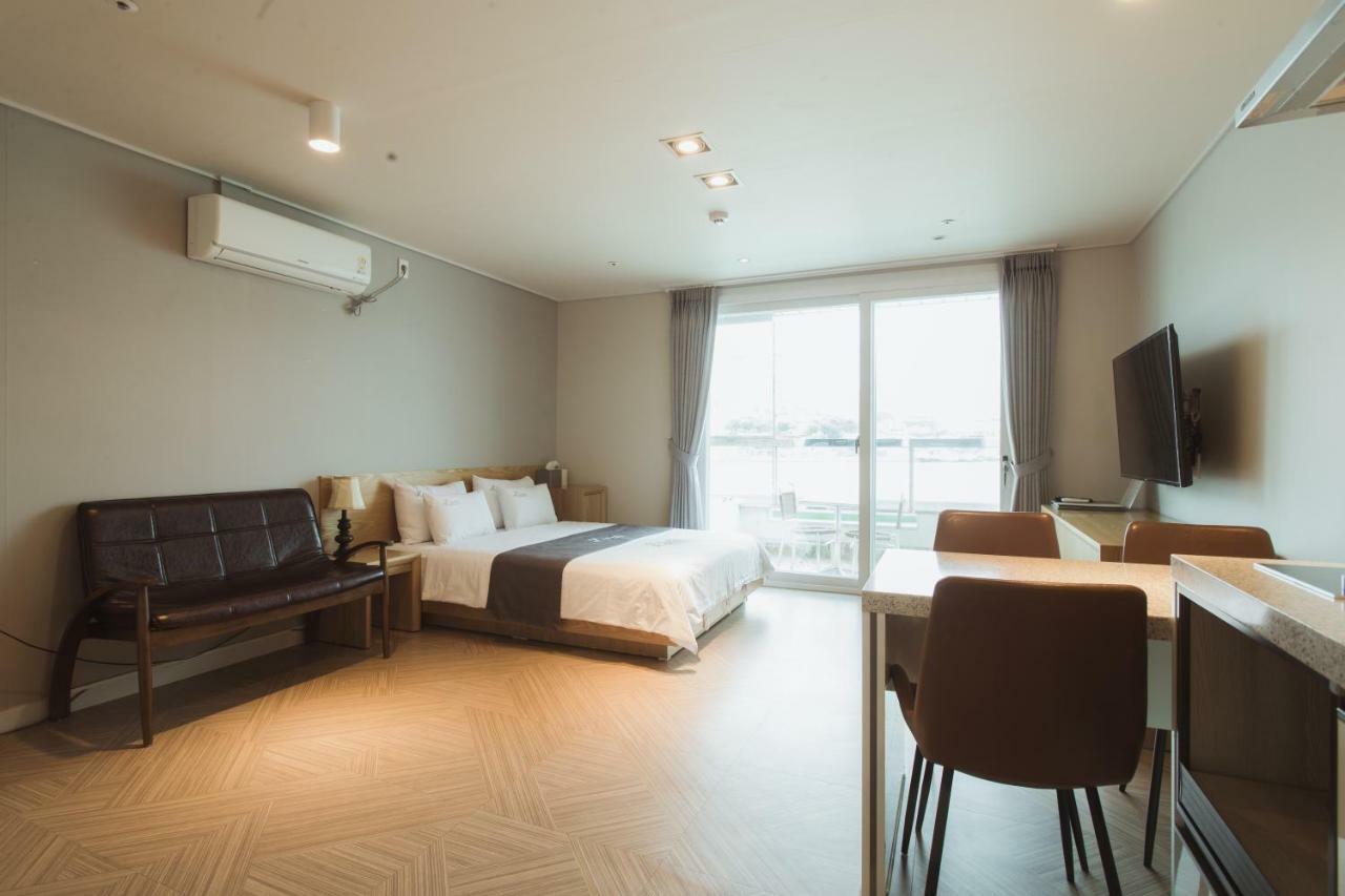 Lium Spa Hostel Yeosu Esterno foto