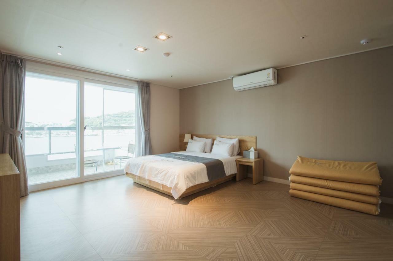 Lium Spa Hostel Yeosu Esterno foto