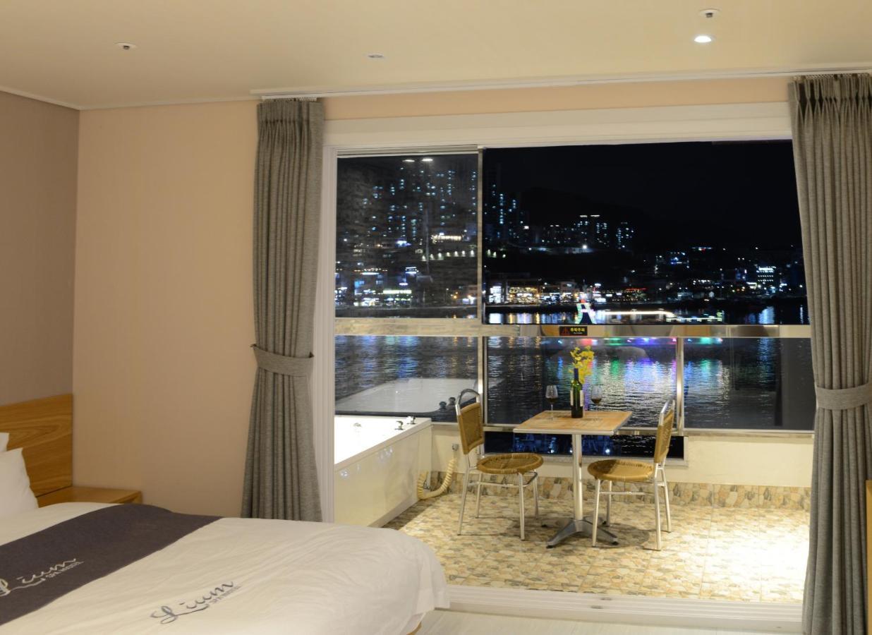 Lium Spa Hostel Yeosu Esterno foto
