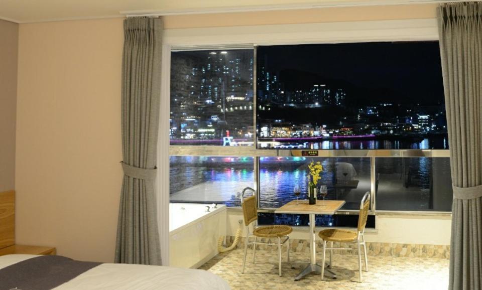 Lium Spa Hostel Yeosu Esterno foto